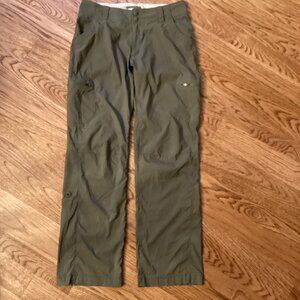 L.L. Bean Vista Trekking Pants Mid-Rise Straight-Leg in Green 4 HIKING OUTDOORS